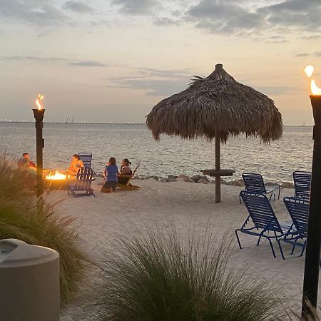 Amazing Waterfront Views Resort, Enjoy Heated Pool & Sunset! Tampa Kültér fotó