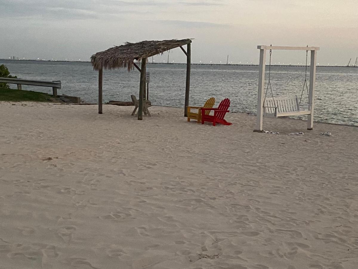 Amazing Waterfront Views Resort, Enjoy Heated Pool & Sunset! Tampa Kültér fotó